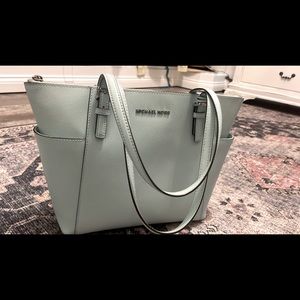 MK purse used but it good condition